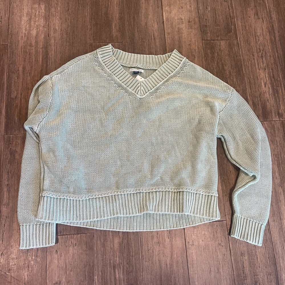 American Eagle Outfitters Green V-Neck Sweater Ribbed Knit